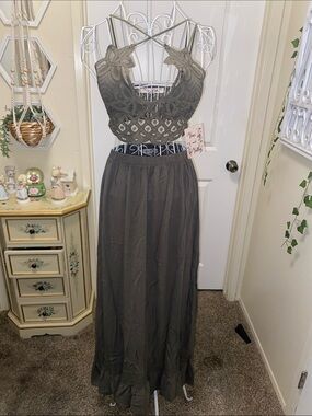 Lace Bodice Maxi Dress in Olive Green